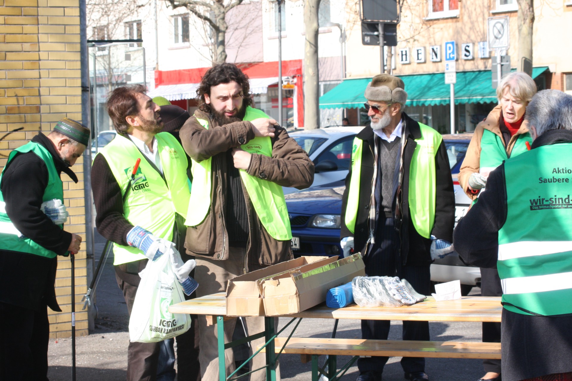 Aktion "Saubere Stadt" im März 2012